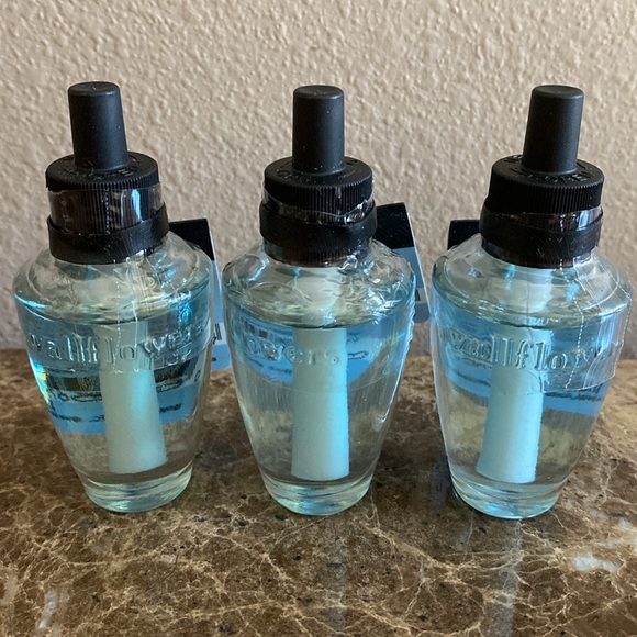 ENDLESS WEEKEND, BBW WB, Three (3)-Wallflower Home Fragrance Refills, NWT Sealed - Picture 2 of 3